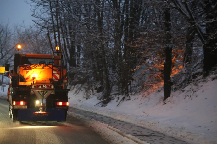 VorschauBild - Mit Vorsicht und Zurückhaltung kommen Autofahrer auch im Winter sicher ans Ziel
