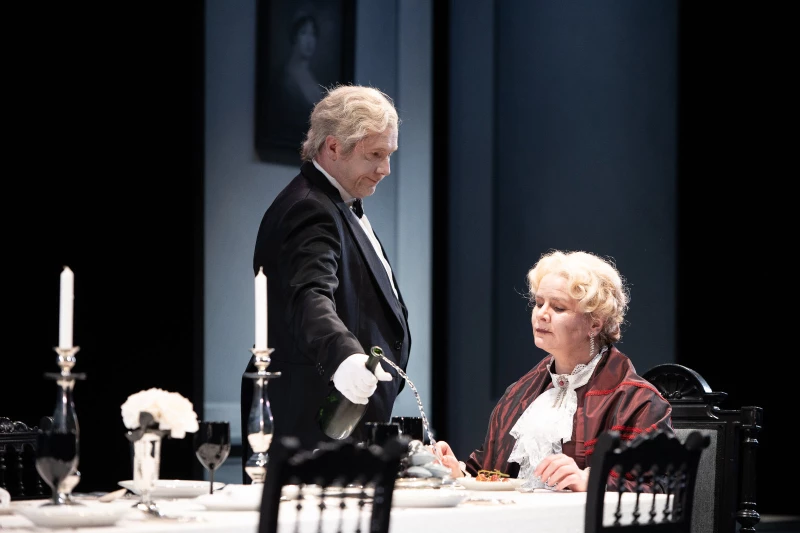 „Dinner for One – Wie alles begann“ – Eine Attacke auf die Lachmuskeln  | „Dinner for One – Wie alles begann“