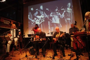 „Folkländer“ live im Schwind-Pavillon Rüdigsdorf