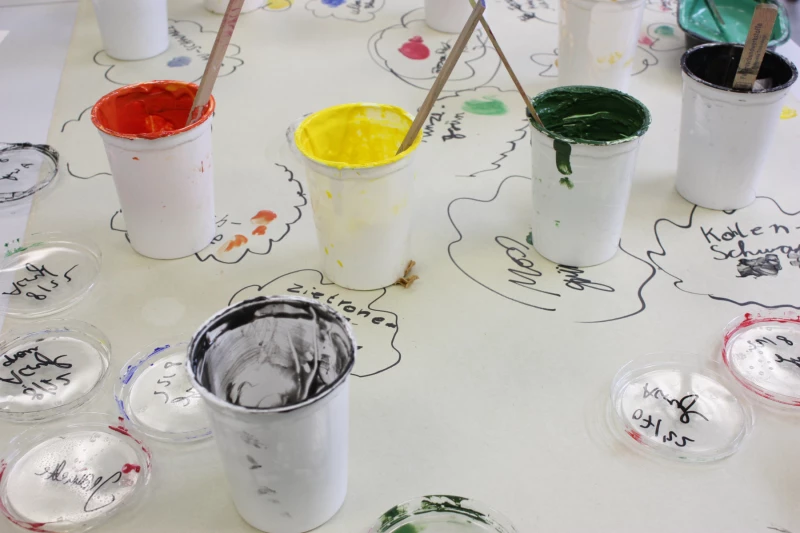Offene Familienwerkstatt & openBAMBINI am Sonntag | Am Sonntag bestimmen Farben die Angebote des Lindenau-Museums Altenburg
