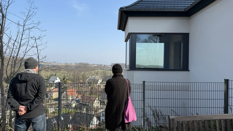 Dohlen und Mauersegler kehren zurück an die Burg Posterstein | Panoramafenster Nordflügel Burg Posterstein