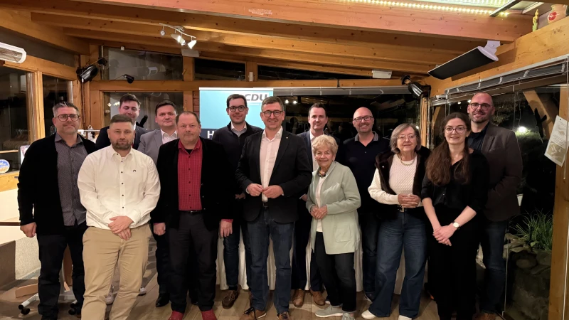 CDU Altenburger Land wählt neuen Kreisvorstand | Foto v.l.n.r. Tobias Riedl, Mike Neumeister, Robert Pohle, Marcel Schmidt, Volker Stubbe, Julian Degner, Christoph Zippel, Frank Tanzmann, Christiane Arndt, Matthias Lindig, Marion Noori, Tabea Heimbürge, Torsten Weiß