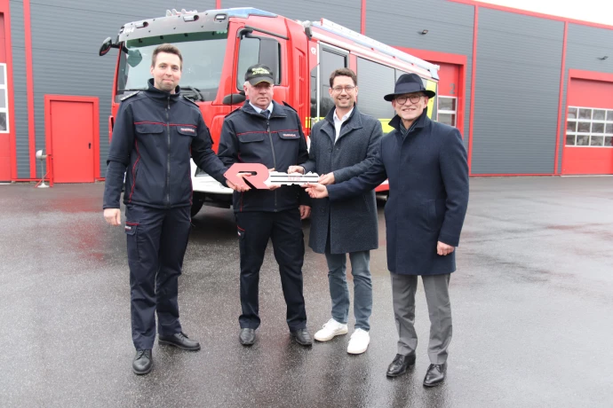 VorschauBild - Nagelneues Löschfahrzeug für die Feuerwehr in Altenburg