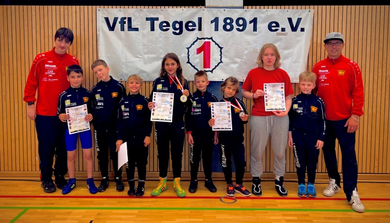 Sportlich erfolgreicher Monat für die Ringer des SV Lokomotive Altenburg | Gruppenfoto Pfingstcup