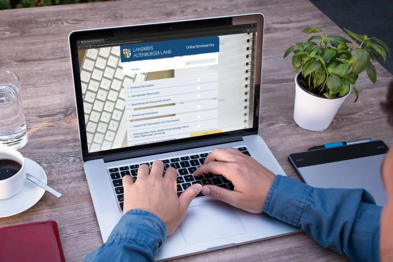 Online-Termine und neues Aufrufsystem für Kfz‑Zulassung und Führerschein | Online-Terminvereinbarung für Führerscheinstelle verfügbar