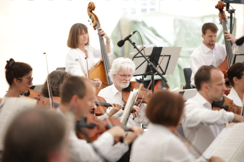 Bauernhofkonzert am Teich: Großes Konzert bei freiem Eintritt | Bauernhofkonzert 