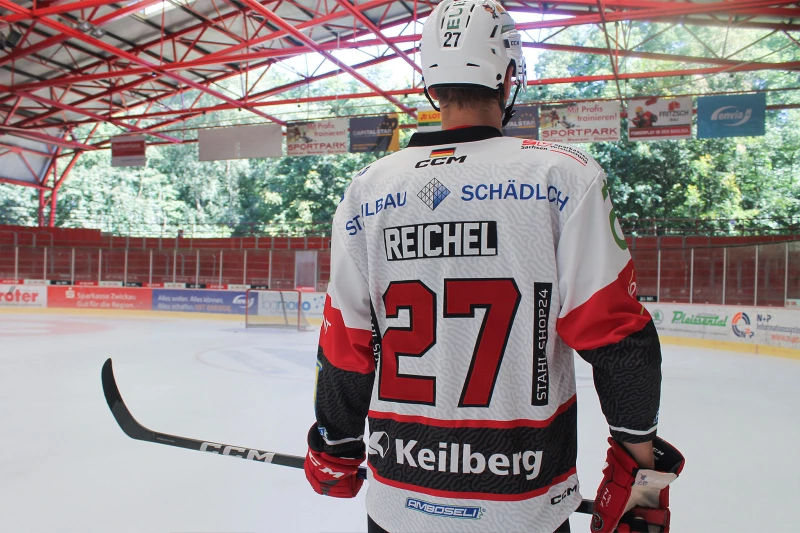 0:2! Eispiraten punkt- und torlos in Regensburg | Thomas Reichel im neuen Auswärtstrikot der Eispiraten