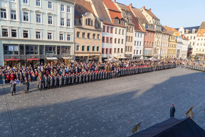 VorschauBild - Öffentliches Gelöbnis in Altenburg zieht zahlreiche Besucher an