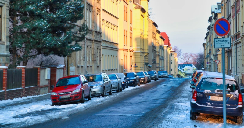 Vorrang für Hauptstraßen und Steigungen   | Winterliche Straßenverhältnisse in Altenburg