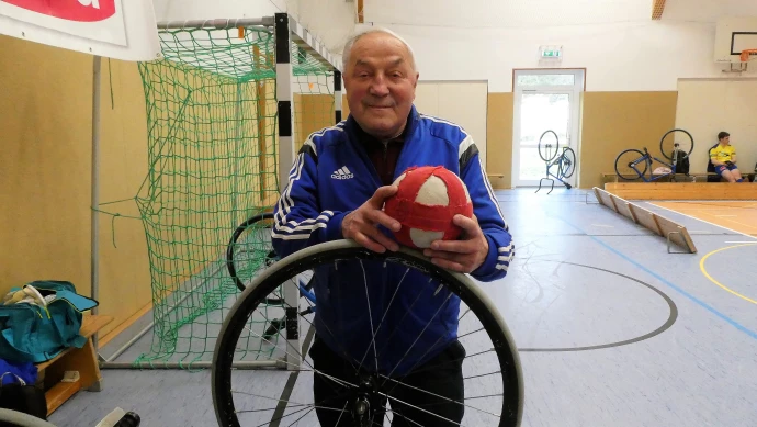 VorschauBild - Niederhainer Radballlegende Rainer Meier feiert 80. Geburtstag