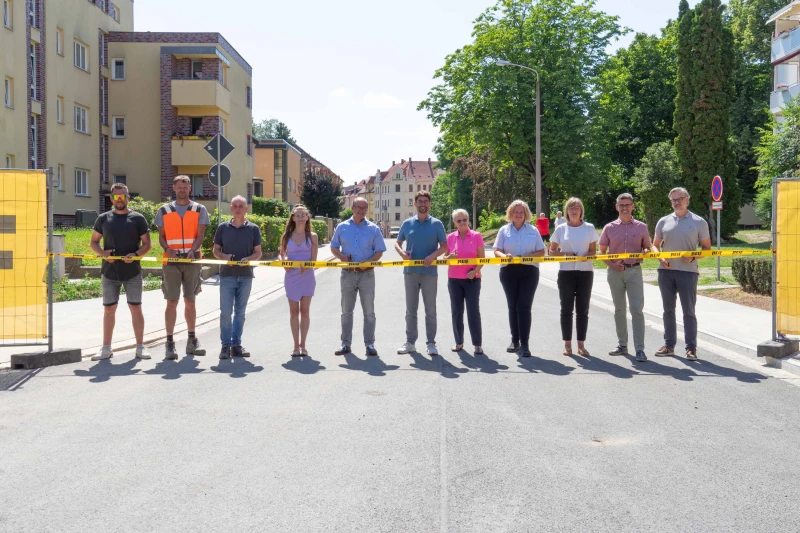 Ausbau abgeschlossen: Uhlandstraße in Altenburg mit neuer Fahrbahn und Gehwegen | Uhlandstraße: Verkehr freigegeben