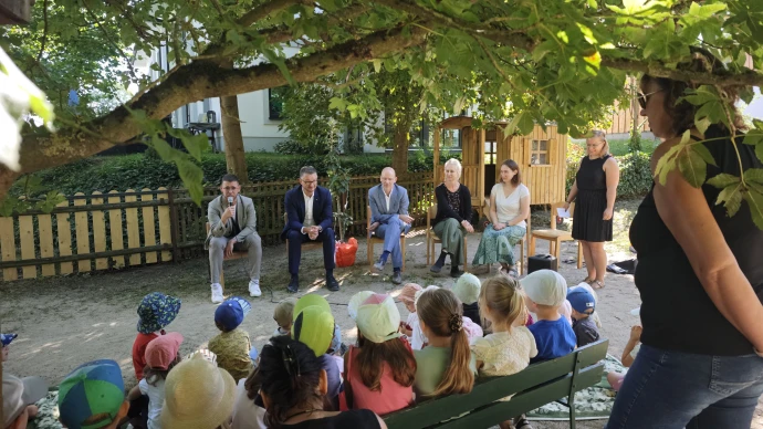 VorschauBild - Bildungsminister Tischner besucht Kita „Nemzer Rasselbande“ in Nöbdenitz
