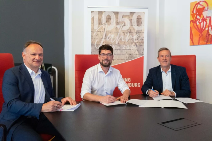 VorschauBild - VR‑Bank sponsert „TschuTschu‑Bahn“ beim Altenburger Spielfestival