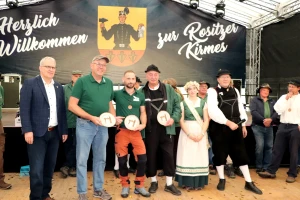 2. Mitteldeutsche Dengelmeisterschaft in Rositz: Traditionelles Handwerk im Mittelpunkt