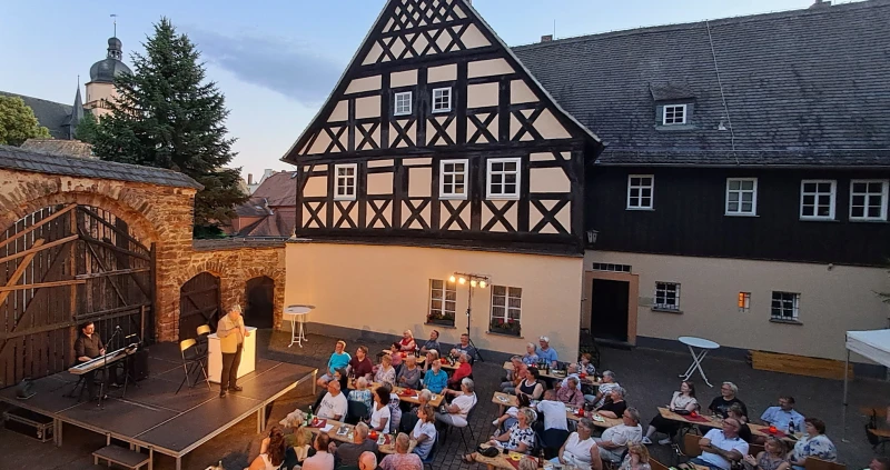 Sommerkabarett in Gößnitz: Nörgelsäcke am 27. und 28. Juni | Sommerkabarett im Pfarrhof
