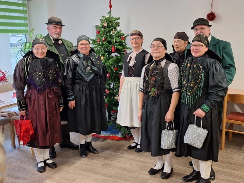Altenburger Folkloreensemble gestaltet Weihnachtsfeiern | 