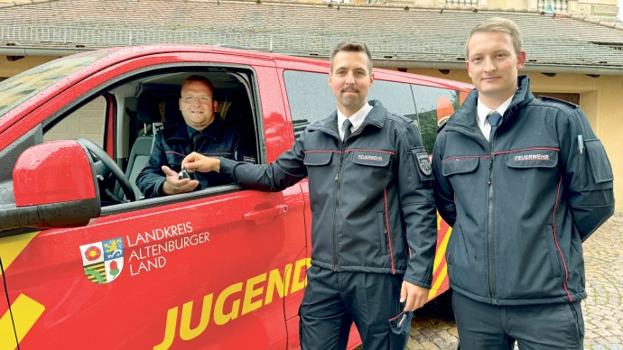 VorschauBild - Neues Fahrzeug und Rauchsimulationshäuser für die Jugendfeuerwehren