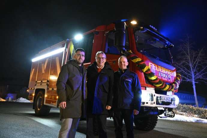 VorschauBild - Feierliche Indienststellung des neuen Löschfahrzeugs LF 10 bei der Feuerwehr Untschen