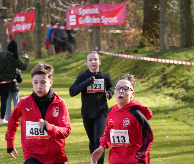 13. Sparkassen-Crosslauf: 291 Zieleinläufe im Altenburger Waldstadion | 13. Sparkassen-Crosslauf