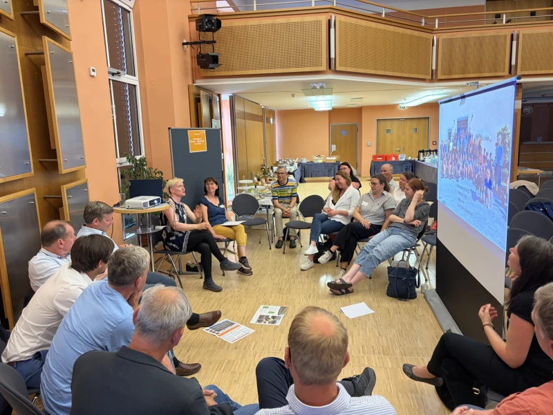 Erfolgreiche LEADER‑Konferenz in Hermsdorf: Über 140 Teilnehmende diskutieren ländliche Zukunft | Im Thema „Provinzpreneure“ boten Gründer Einblicke zu Chancen und Hürden abseits der Metropolen