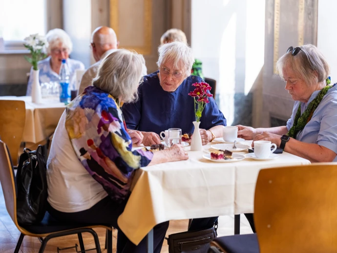 VorschauBild - Kaffeekränzchen im Residenzschloss Altenburg: Eine musikalische Zeitreise