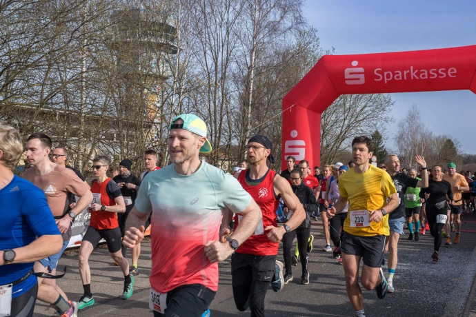 VorschauBild - 11. Sparkassen-Frühjahrslauf durch den Leinawald