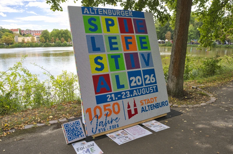 Altenburg feiert 1.050 Jahre Stadtgeschichte mit großem Festwochenende | Zauberwürfel-Mosaik aus 4.200 Zauberwürfeln