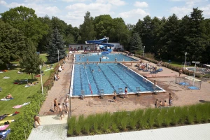 Badesaison beginnt: Freibad Schmölln öffnet pünktlich zum Brückentag