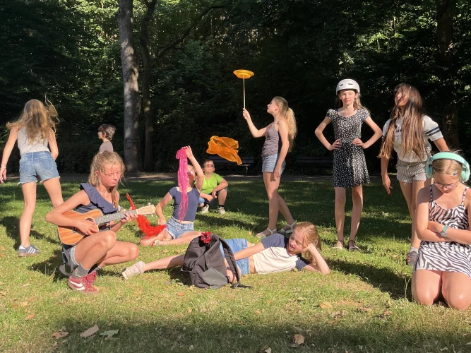 VorschauBild - Theaterclub „DIE KIDDIES“ zeigt „GLÜCK GEHABT?!“ im Heizhaus
