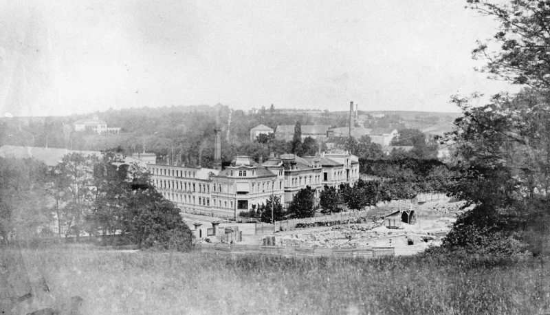 Ein Bilderreigen durch 150 Jahre: Lindenau-Museum feiert Jubiläum | Blick vom Schlosspark auf die Baugrube des Lindenau-Museums, 1875, Archiv Lindenau-Museum Altenburg