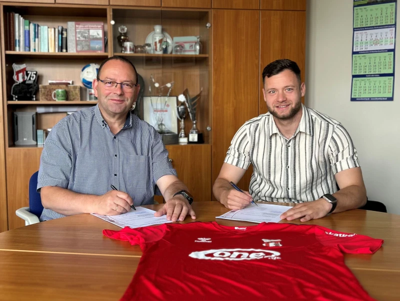 Janik Mäder kommt zurück: Verstärkung für den ZFC Meuselwitz | Vertragsuntereichnung Janik Mäder