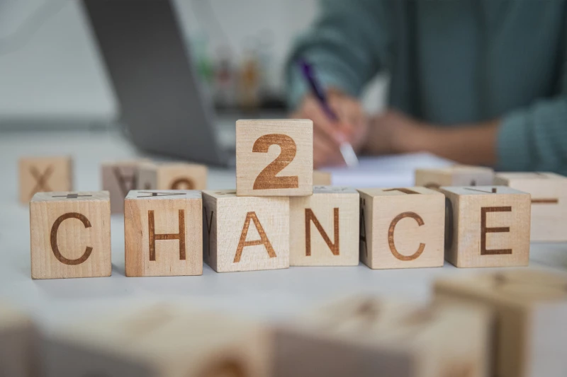 Wer im Kreis Altenburger Land ohne Berufsausbildung arbeitet, soll den Chef nach einer „Neustart-Chance“ fragen | Die zweite Chance nutzen: Den verpassten Berufsabschluss nachholen. Das geht auch, wenn man schon im Job ist. „Wer das macht, dem winkt ein höherer Lohn und eine bessere Perspektive im Betrieb und auf dem Arbeitsmarkt“, sagt die Gewerkschaft NGG. Jede „Nachhol-Ausbildung“ sei für den Chef außerdem eine Investition ins Betriebs-Know-how und wichtig im Kampf gegen den Fachkräftemangel.