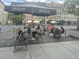 Spielkartenladen öffnet Marktfläche: Spielespaß für Jung und Alt