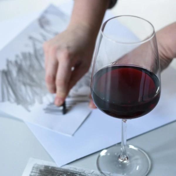 Werkstatt am Abend | Zufall + Wein