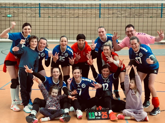 VorschauBild - Siegesserie reißt nicht ab und bringt Altenburger Volleyballerinnen die Tabellenführung