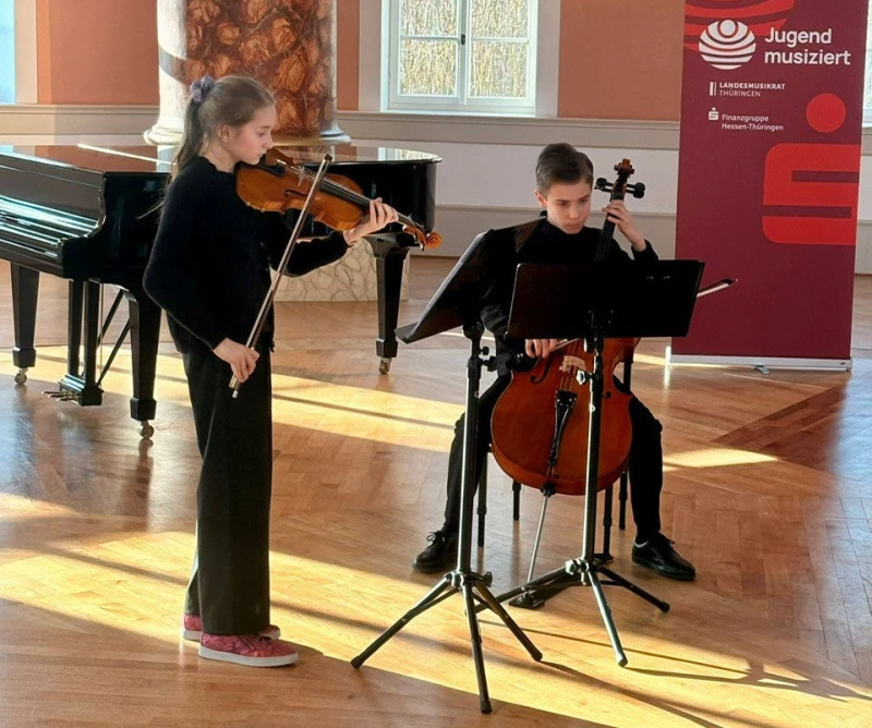 Erste und zweite Preise für Musikschüler beim Landeswettbewerb | Alexandra Mellinghoff (Violine), Anton Dietze (Violoncello)