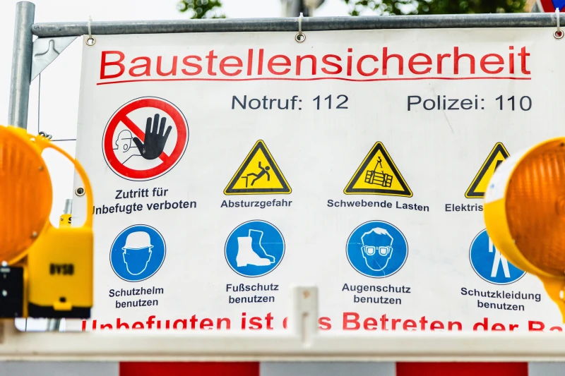 IG BAU ruft im Altenburger Land zum „Wo lauern Gefahren?“-Check auf | Sicherheit geht vor – auf der Baustelle, aber auch an jedem anderen Arbeitsplatz. Dafür macht sich die IG BAU Thüringen stark. Zum internationalen Gedenktag („Workers‘ Memorial Day“) für die, die im Job einen Unfall hatten oder krank geworden sind, appelliert die Gewerkschaft an alle Beschäftigten: „Sag ‚Stopp!‘, wenn es gefährlich ist.“