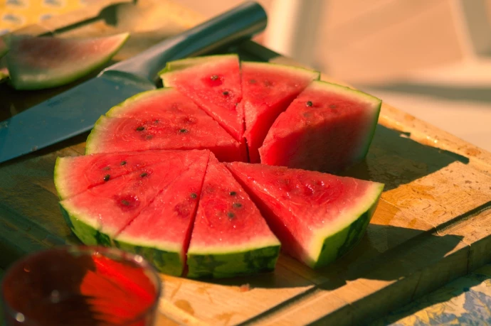 VorschauBild - Der Hitze trotzen mit Wassermelone, Chili und Salz