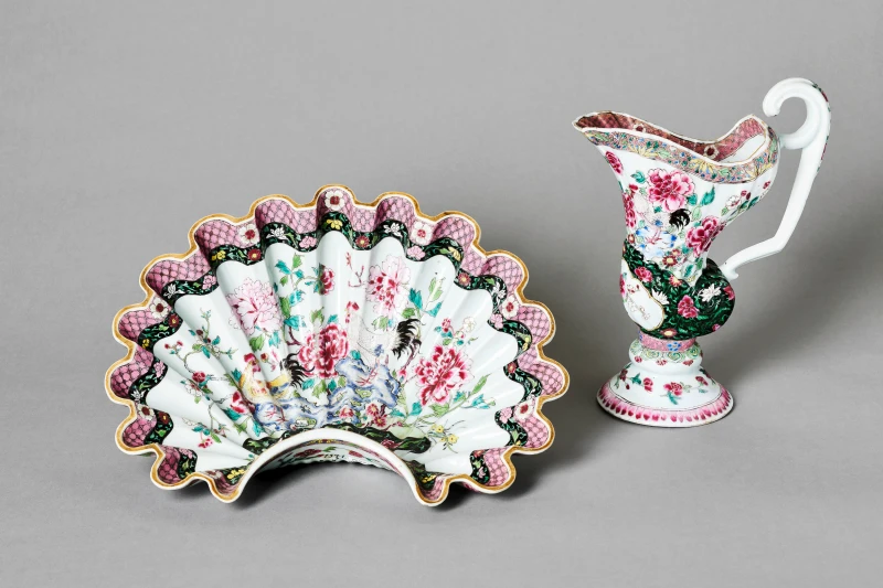 Der ostasiatische Porzellanbestand Bernhard August von Lindenaus im Altenburger Schloss | Unbekannter Künstler, Waschbecken und Kanne, China, um 1740-1750, Schlossmuseum Altenburg