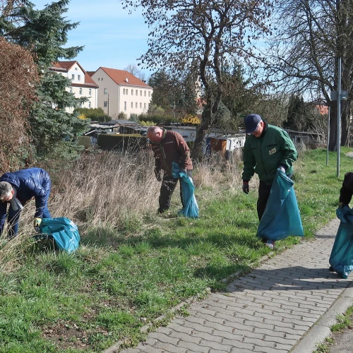 Mitglieder des Heimatvereins Rositz in der Bahnhofstraße