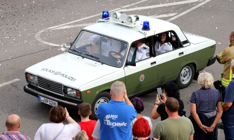 Erstes markenoffenes Auto -Treffen von MOD & MEET am 06. Juni auf dem Rositzer Goetheplatz | 