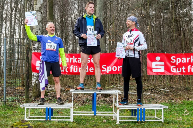 Siegerehrung Männer 3,4 km: v.l. Rene Leßmüller, Steffen Burkhardt und Mario Schulze (Foto: Andreas Prautsch)